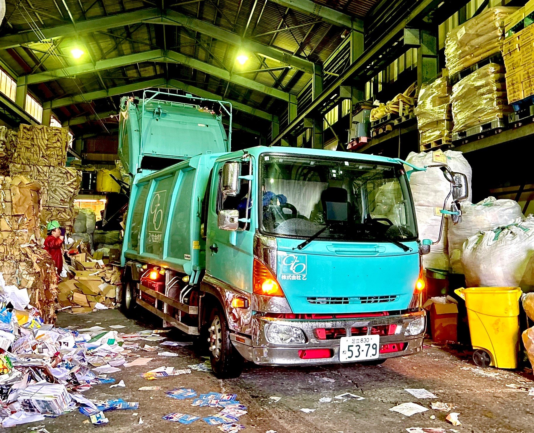 04シート掛け又はロープいて荷締めをし飛散防止対策を行い現場を出発